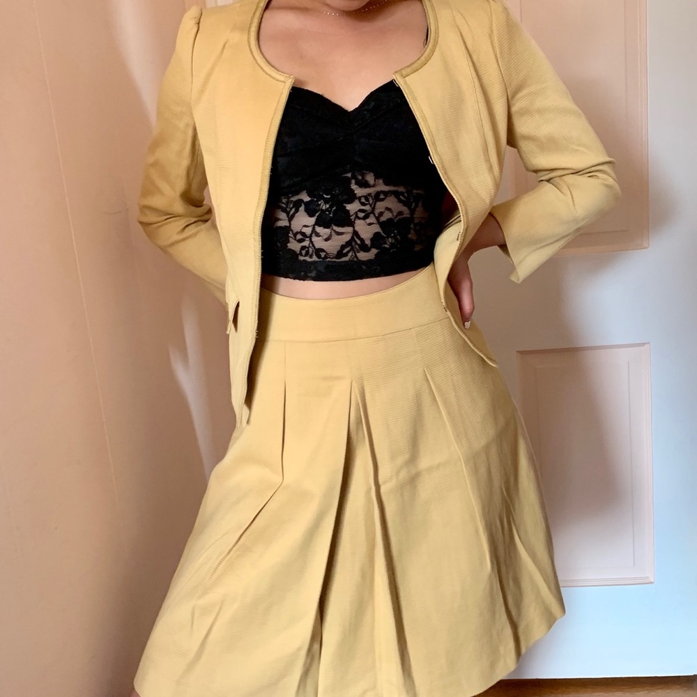 beautiful yellow set